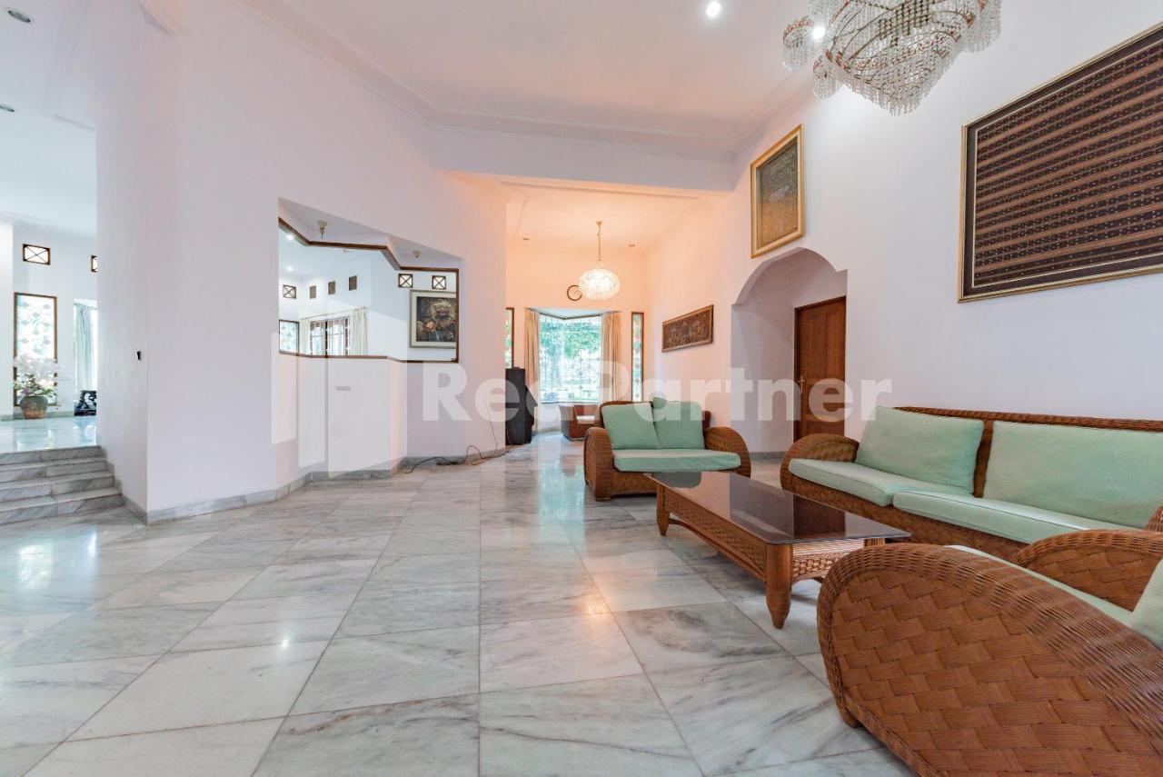 Biru Homestay Bandung Mitra Reddoorz Exteriör bild