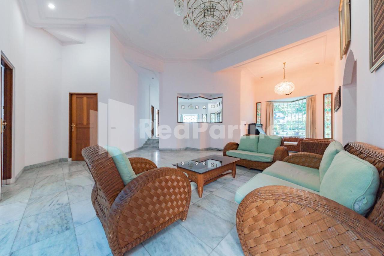 Biru Homestay Bandung Mitra Reddoorz Exteriör bild
